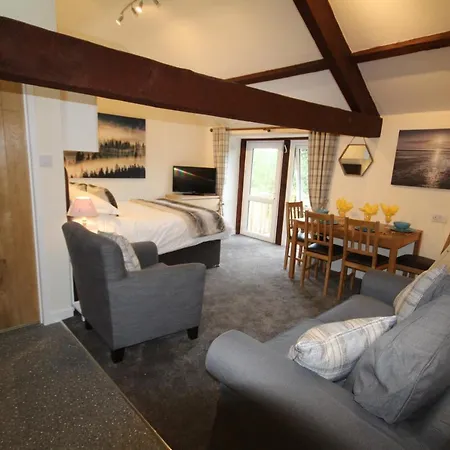 Wallace Lane Farm 4*